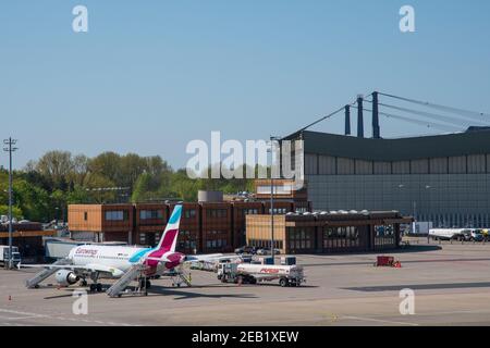 Berlin Deutschland - April 21. 2018: Eurowings Airbus A320 am Flughafen Berlin-Tegel Stockfoto