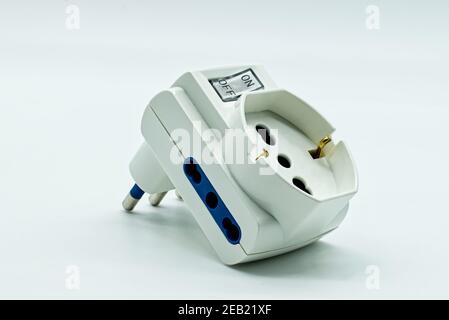 Steckdosenadapter mit ein/aus-Schalter Stockfoto