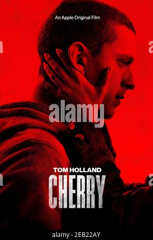 Cherry (2021) Regie: Anthony Russo und Joe Russo mit Tom Holland, Ciara Bravo und Jack Reynor. Ein Armeearzt, der an posttraumatischer Belastungsstörung leidet, wird zu einem seriellen Bankräuber, nachdem ihn eine Drogenabhängigkeit verschuldet hat. Stockfoto