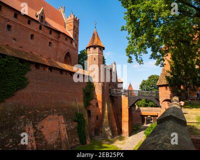 Brücke, die zum Hochschloss in Malbork führt Stockfoto