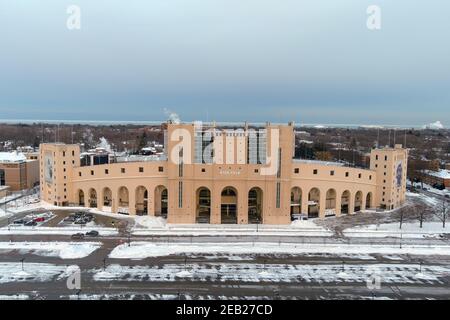 Eine Luftaufnahme eines schneebedeckten Ryan-Feldes, Sonntag, 7. Februar 2021, in Evanston, Illinois. Das Stadion ist die Heimat der Northwestern University Wildc Stockfoto