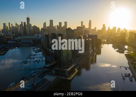 Melbourne City bei Sonnenaufgang Stockfoto