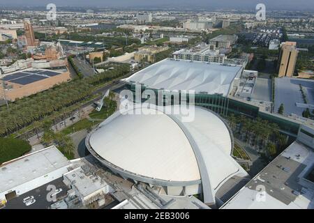 Eine Luftaufnahme der Anaheim Convention Center Arena, Mittwoch, 10. Februar 2021, in Anaheim, Calif. Die Anlage wird als Indoor-Volleyball V dienen Stockfoto