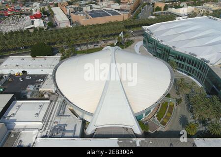 Eine Luftaufnahme der Anaheim Convention Center Arena, Mittwoch, 10. Februar 2021, in Anaheim, Calif. Die Anlage wird als Indoor-Volleyball V dienen Stockfoto