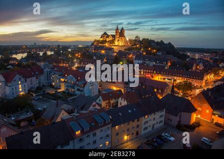 Altstadt und Stephansmünster bei Nacht in Breisach am Rhein, Oberrhein, Schwarzwald, Baden-Württemberg Stockfoto