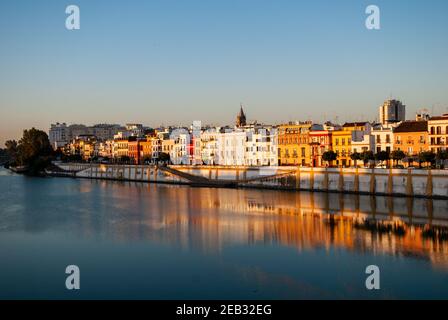 Das beliebte viertel triana in sevilla Stockfoto
