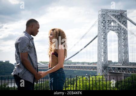 COREY HAWKINS und LESLIE GRACE in IN THE HEIGHTS (2021), Regie: JOHN M CHU. Quelle: WARNER BROS BILDER / Album Stockfoto