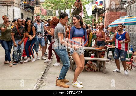 ANTHONY RAMOS und MELISSA BARRERA in IN THE HEIGHTS (2021), Regie: JOHN M CHU. Quelle: WARNER BROS BILDER / Album Stockfoto