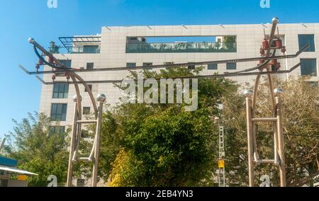 Ladestation für Elektrobusse. Fotografiert in Tel Aviv, Israel Busse Stockfoto