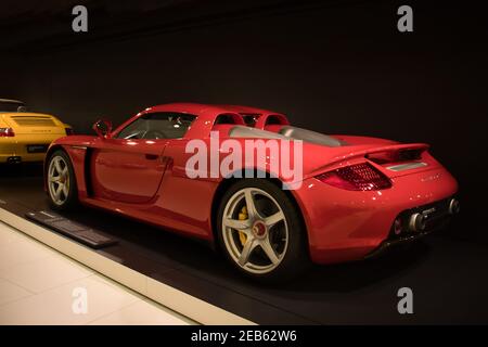 Roter Carrera GT im Porsche Museum in Stuttgart zu sehen. Stockfoto