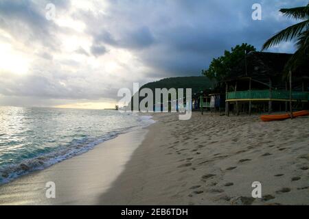 Berühmter polynesischer Lalomanu Strand in Upolu Insel Samoa Südpazifik nach einem tropischen Sturm im Regen Saison Stockfoto