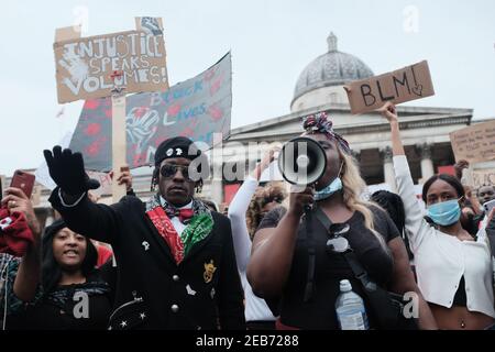 LONDON - 3rd. JUNI 2020: Black Lives Matter protestieren am Trafalgar Square. Stockfoto