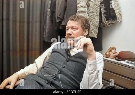 Der Deutsche Schauspieler Und Synchronsprecher Wolfgang Völz, 1970er Jahre Deutschland. Deutscher Schauspieler und Synchronsprecher Schauspieler Wolfgang Voelz, Deutschland der 1970er Jahre. 24x36Neg631 Stockfoto