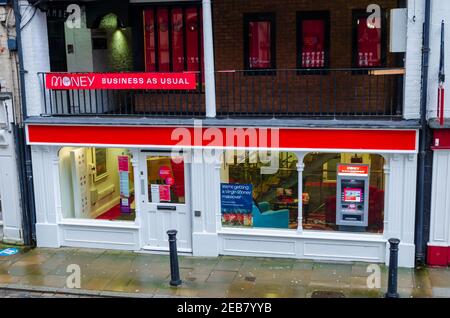 Chester; Großbritannien: 29. Jan 2021: Virgin Money hat eine Filiale in der Watergate Street. Stockfoto