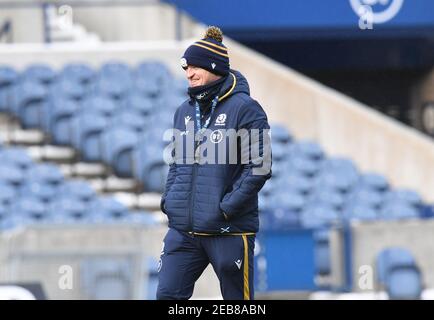 BT Murrayfield Stadium, Edinburgh.Schottland UK,12th Feb 21. Schottland Rugby Squad Trainingseinheit für das Guinness Six Nations Spiel gegen Wales Schottland Cheftrainer Gregor Townsend in einer selbstbewussten Stimmung . Kredit: eric mccowat/Alamy Live Nachrichten Stockfoto