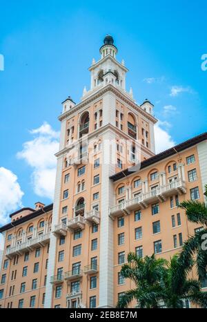 Miami, Florida, USA - Juli 7 2012: Tower of the Biltmore Hotel Coral Gables. Erbaut 1926 von Schultze und Weaver im Mediterranean Reviv Stockfoto