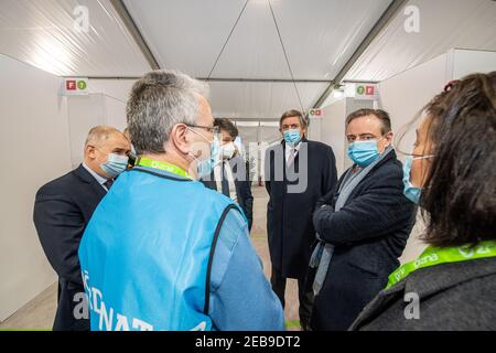 Der flämische Minister für Innenpolitik und Zusammenleben Bart Somers, der flämische Ministerpräsident Jan Jambon und der Antwerpener Bürgermeister Bart De Wever Pictured du Stockfoto