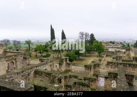 Cordoba, Spanien - 31. Januar 2021: Die Ruinen der Palaststadt in Medina Zahara in Cordoba Stockfoto