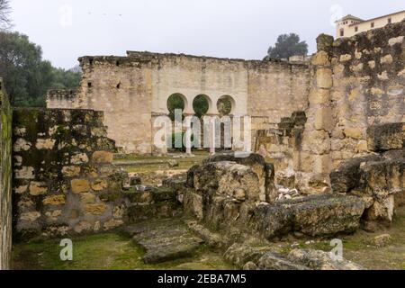 Cordoba, Spanien - 31. Januar 2021: Die Ruinen der Palaststadt in Medina Zahara in Cordoba Stockfoto