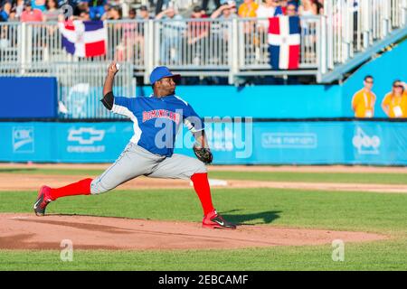 Toronto Panam Baseball 2015-Kuba gegen die Dominikanische Republik: Adalberto Mendez (Dominikanische Republik) eröffnet das Spiel gegen Kuba und bekommt ein verlorenes Spiel von allen Stockfoto