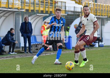 Mailand, Italien. 11th, Februar 2021. Tibo Persyn (2) von Inter U-19 gesehen während der Campionato Primavera 1 Spiel zwischen Inter und Roma im Suning Youth Development Center, Mailand. (Foto: Gonzales Photo – Tommaso Fimiano). Stockfoto