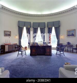 White House Zimmer: Oval Office, Cross Hall, East Room, China Room, Vermeil Room, Monroe (Vertrag) Zimmer, Red Room, State Dining Room, Bibliothek. Oval Office, White House, Washington, D.C. Stockfoto