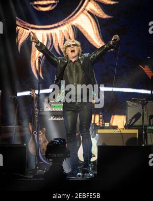 Mick Hucknall spielt live während des Music for Marsden Konzerts in der O2 Arena, Greenwich, London. Bilddatum: Dienstag, 3rd. März 2020. Bildnachweis sollte lauten: David Jensen Stockfoto