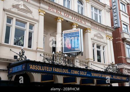 Das Duke of York Theater, das wegen der Covid-19-Pandemie geschlossen ist und wahrscheinlich bald eröffnet wird, es sei denn, die Richtlinien der Regierung ändern sich, St Martins Lane, London. Stockfoto