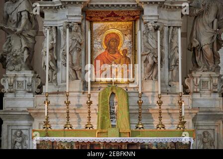 Altar der Basilika Santa Maria della Salute, Venedig, Venetien, Italien Stockfoto