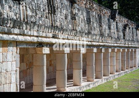 Gruppe der Säulen in den Maya-Ruinen von Uxmal in Yucatán, Mexiko Stockfoto