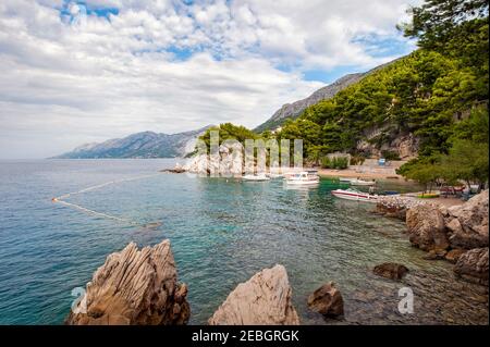 Split - Kroatisch - Dalmatien - 27. August 2019: Strand Punta Rata - Brela Stockfoto