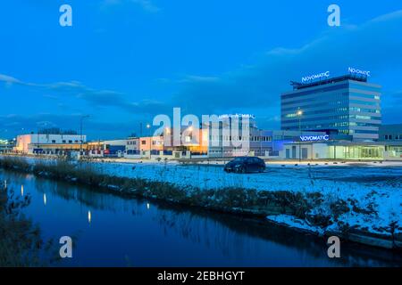 Gumpoldskirchen: Novomatic Hauptsitz, Wiener Neustädter Kanal (Wiener Neustädter Kanal) in Wienerwald, Wienerwald, Niederösterreich, Niederösterreich, Niederösterreich, Stockfoto