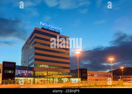 Gumpoldskirchen: Novomatic Hauptsitz in Wienerwald, Wienerwald, Niederösterreich, Niederösterreich, Österreich Stockfoto