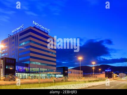 Gumpoldskirchen: Novomatic Hauptsitz in Wienerwald, Wienerwald, Niederösterreich, Niederösterreich, Österreich Stockfoto