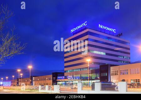Gumpoldskirchen: Novomatic Hauptsitz in Wienerwald, Wienerwald, Niederösterreich, Niederösterreich, Österreich Stockfoto