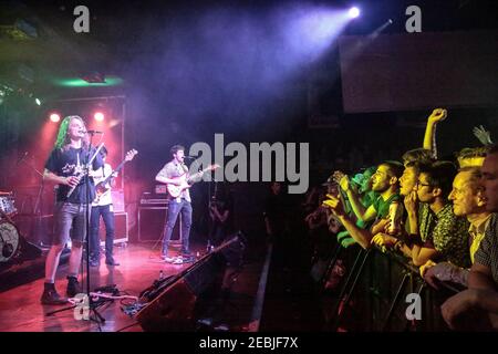 König Gizzard und der Echsenassistent live auf der Bühne Scala in London Stockfoto