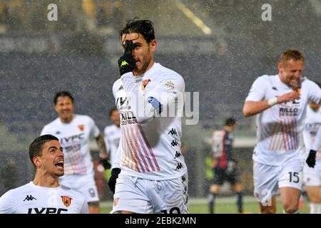 Bologna, Italien. Februar 2021, 12th. 2/12/2021 - Nicolas Viola (Benevento Calcio) feiert nach Scoring das 1-1 Tor während Bologna FC gegen Benevento Calcio, italienische Fußballserie A Spiel in Bologna, Italien, Februar 12 2021 (Foto von IPA/Sipa USA) Kredit: SIPA USA/Alamy Live News Stockfoto