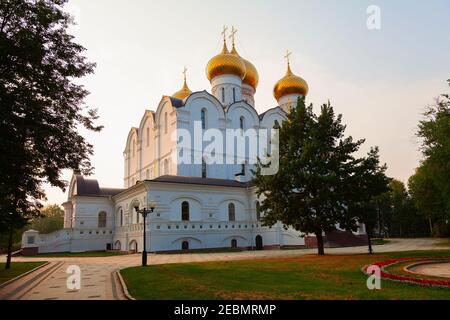 Himmelfahrts-Kathedrale in Jaroslawl (Russland) Stockfoto