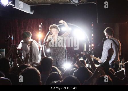 Tommy Wright von Young Kato spielt live auf der Bühne Das letzte Datum ihrer UK Tour in Borderline London Stockfoto