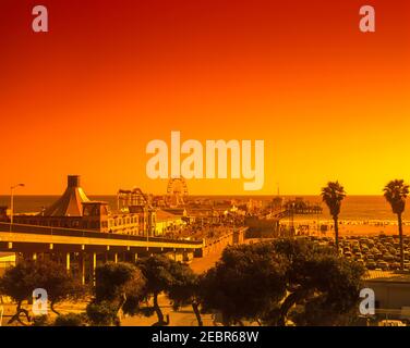 2001 HISTORISCHER SANTA MONICA PIER SANTA MONICA KALIFORNIEN USA Stockfoto