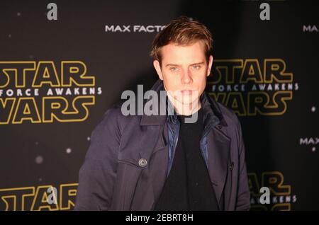 Der Designer Jonathan Anderson kommt bei der Star Wars: Fashion Finds The Force-Präsentation im Old Selfridges Hotel in London an. Zehn Londoner Design Stockfoto