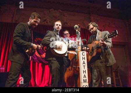 Bluegrass Band Chatham County Line live auf der Bühne in der Bush Hall in London (l-r: John Teer, Chandler holt, Greg Readling, Dave Wilson) Stockfoto