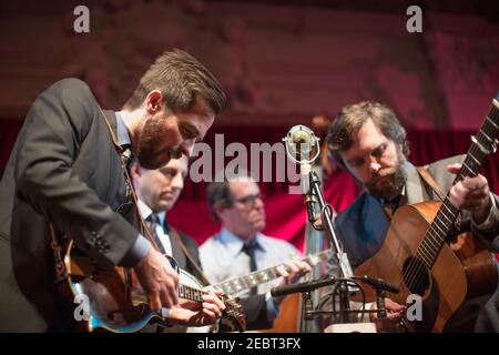 Bluegrass Band Chatham County Line live auf der Bühne in der Bush Hall in London (l-r: John Teer, Chandler holt, Greg Readling, Dave Wilson) Stockfoto