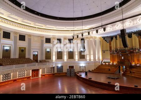 Brisbane City Hall das Main Auditorium und sein kreisförmiges Design mit geriffelten Pilastern um den Perimeter basiert auf dem Pantheon von Rom. Stockfoto