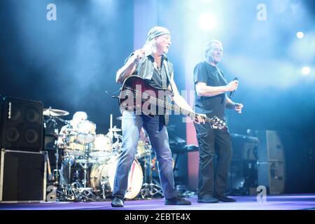 Roger Glover, Bassist in Deep Purple, spielt ein einmaliger UK-Termin in der O2 Arena. Stockfoto