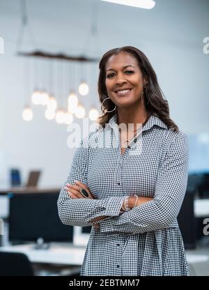 Porträt der Geschäftsfrau im Büro Stockfoto