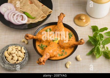 Leckere Butter Huhn Curry, Murg Makhanwala roti indische Küche. Butter Huhn Curry, Delhi Indien Murgh makhani Huhn Bein Sahne Butter . Hähnchen Stockfoto