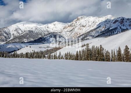 USA, Idaho, Sun Valley, Landschaft mit Boulder Mountains im Winter