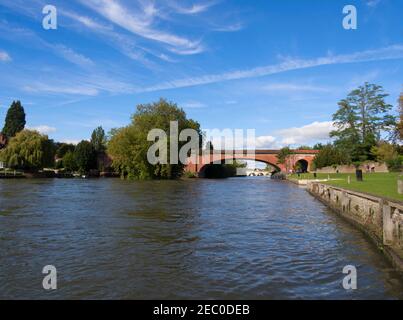 Eisenbahnbrücke über die Themse in Maidenhead, Berkshire. Stockfoto