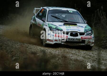 2006 WORLD RALLY CHAMPIONSHIP BRITISH LEG RENNEN IN BRECHFA WALD IN DER NÄHE VON CARMARTHEN IN WEST WALES Stockfoto